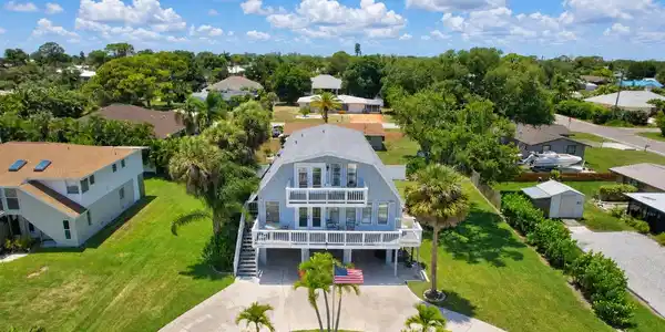 1194 LINDEN ROAD