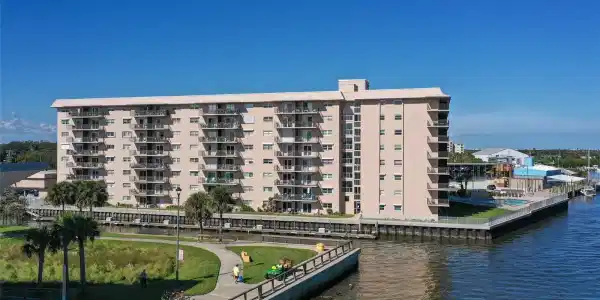 101 N RIVERSIDE DRIVE