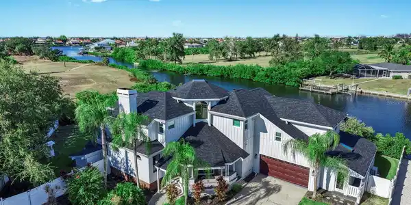 945 BUNKER VIEW DRIVE