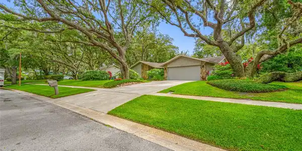 2827 PHEASANT RUN