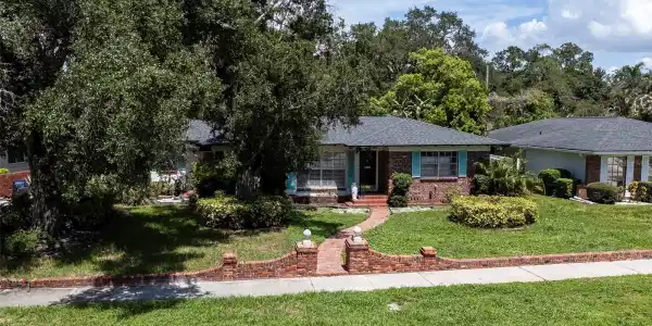 451 W DAVIS BOULEVARD