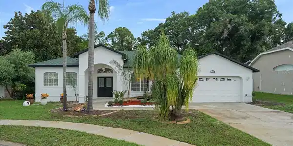 3239 GLENWOOD CIRCLE