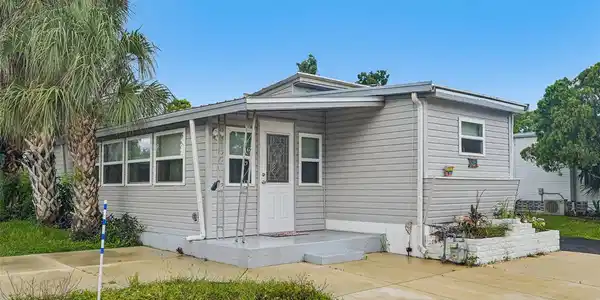 1100 UNIVERSITY PARKWAY