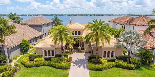 4015 HAWK ISLAND DRIVE