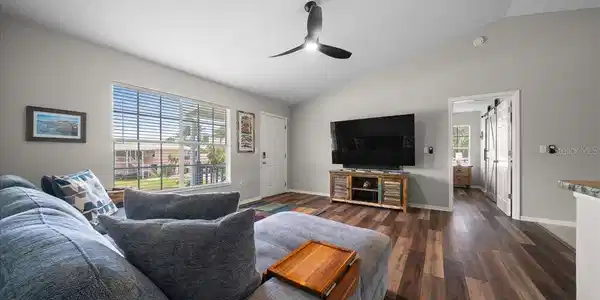 Image 4 Image 4
