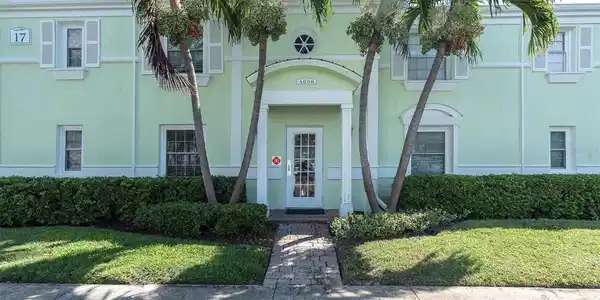 4858 COQUINA KEY DRIVE SE