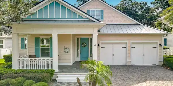 18 SHADY OAK LANE