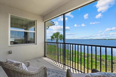 1030 TIDEWATER SHORES LOOP