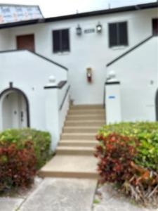 2462 KINGFISHER LANE