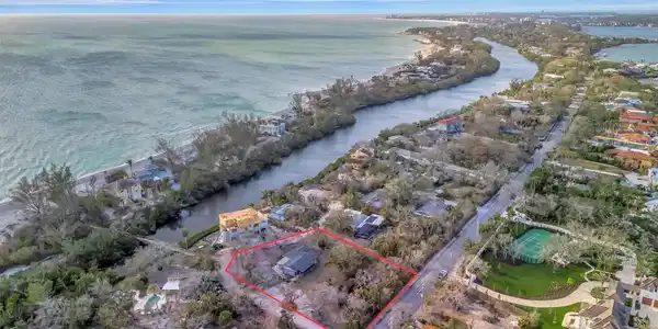 8555 HERON LAGOON CIRCLE