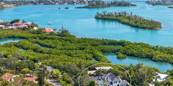656 TROPICAL CIRCLE