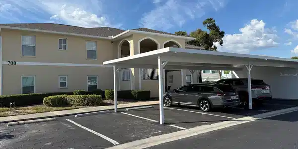 5800 SABAL TRACE DRIVE