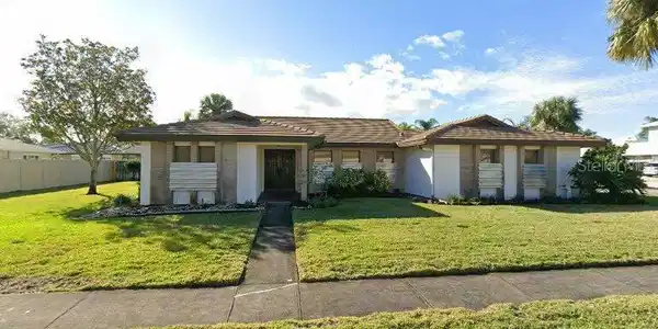 645 FLORENCE COURT
