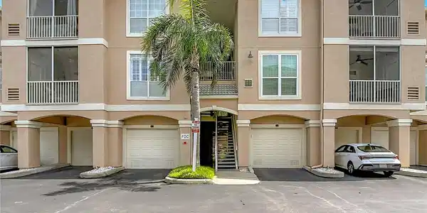 5308 BAY CLUB CIRCLE