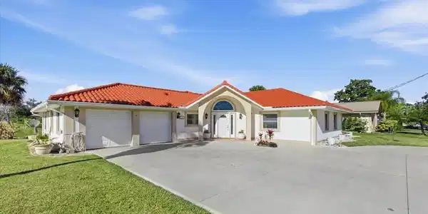 1 CORAL REEF COURT N