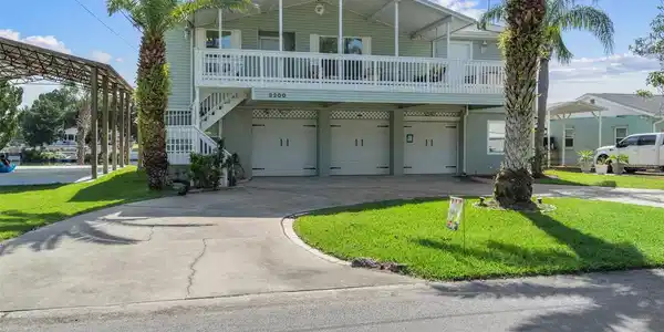3200 HIBISCUS DRIVE