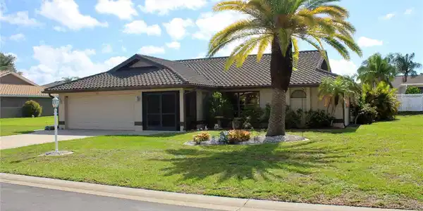 512 BOXWOOD LANE