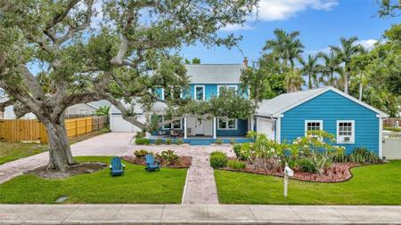206 20TH STREET W