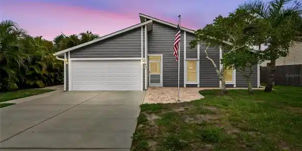903 PLUM TREE LANE