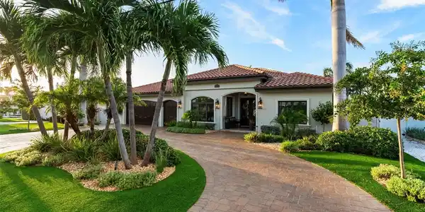 203 HOWARD DRIVE