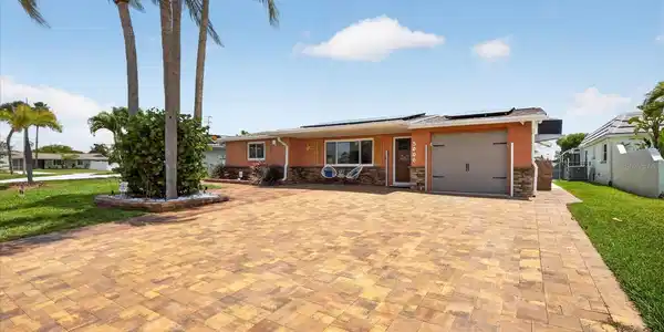 5006 FORESTAY COURT