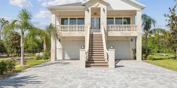 5621 EGRETS PLACE