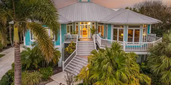746 EAGLE POINT DRIVE