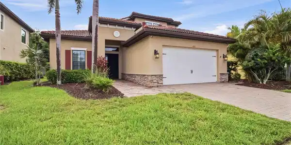1090 BRADBERRY DRIVE
