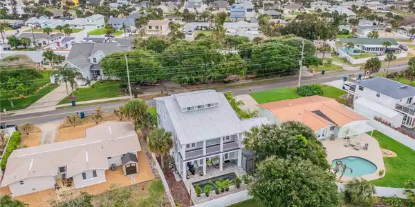 4636 SAXON DRIVE