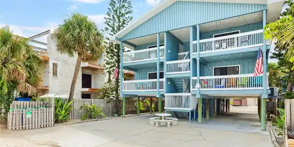 812 GULF BLVD