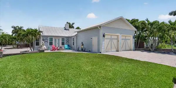 216 SUNRISE DRIVE