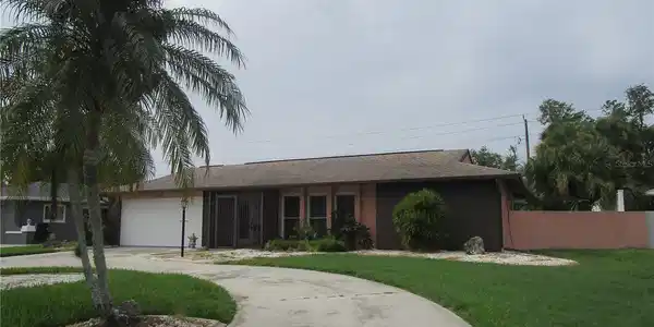 1305 LUCAYA AVENUE
