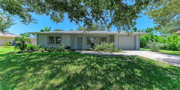 413 BAYCREST DRIVE