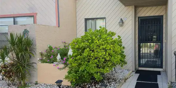 2214 OAK WIND DRIVE