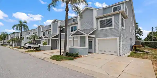 901 HARBOUR HOUSE DRIVE