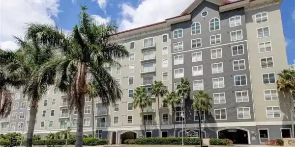 700 S HARBOUR ISLAND BOULEVARD