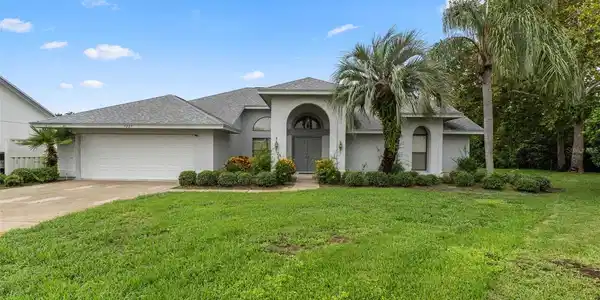 3225 GLENWOOD CIRCLE