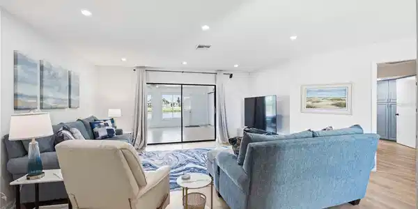 Image 4 Image 4