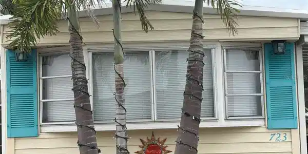 723 ROMA ROAD
