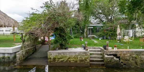 5323 CIRCLE DRIVE