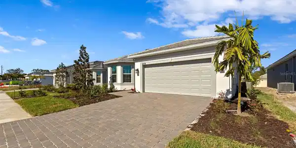 6962 MINNEOLA COURT