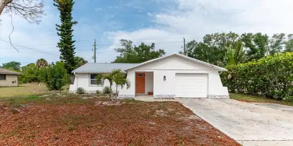 2580 SHAMROCK DRIVE