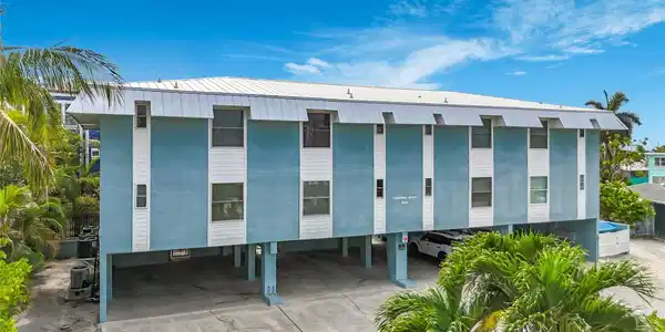205 HIGHLAND AVENUE