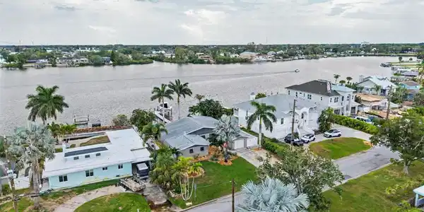 704 BAYSHORE DRIVE