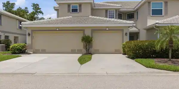 3353 GRAND VISTA COURT