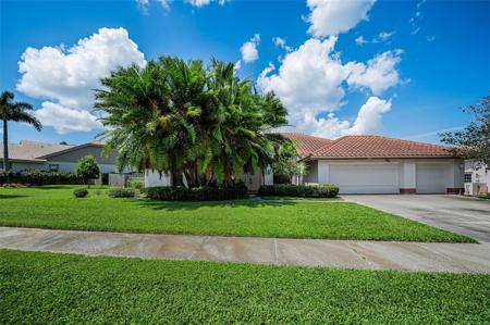 107 WOODCREEK DRIVE S
