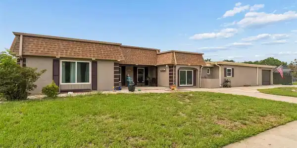 4306 NEWBURY DRIVE