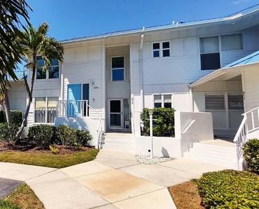 876 AUDUBON DRIVE