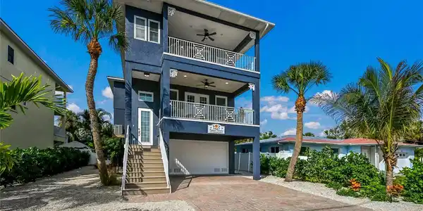 159 CRESCENT DRIVE