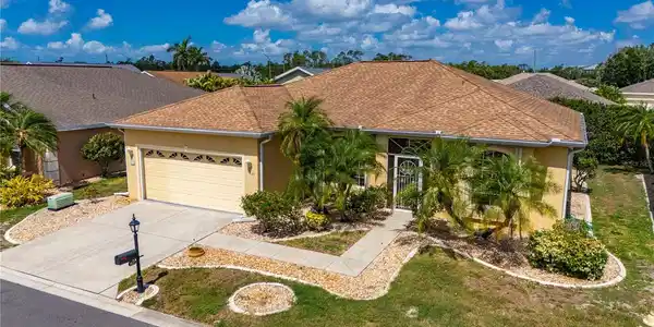 1637 PALACE COURT